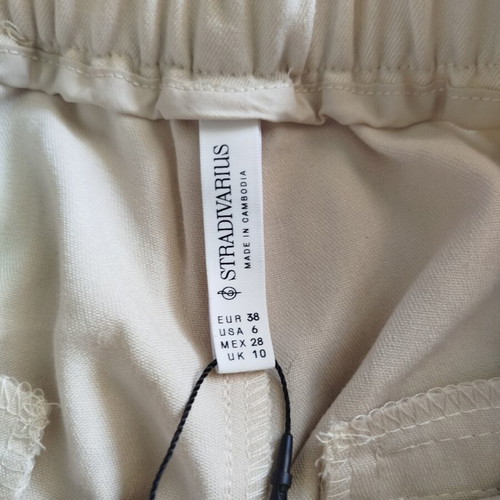 Stradivarius women's wide-leg pants beige size 38 new with tag