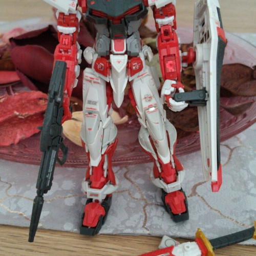 Gundam RG Astray Red Frame like new