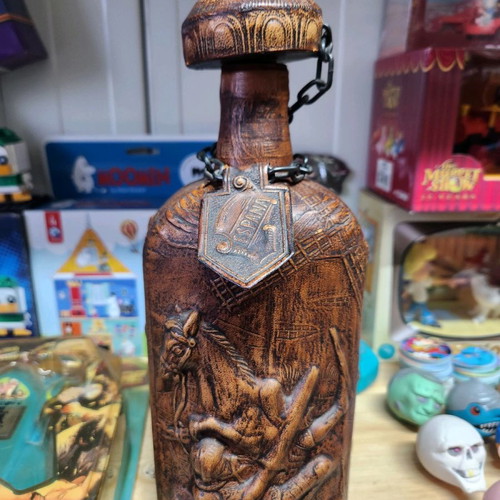 Whisky bottle Don Quixote vintage used, covered with genuine leather