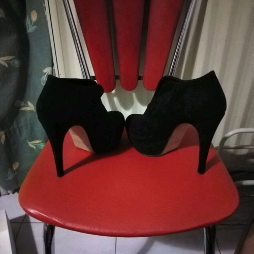 Sanete ankle boots size 39 like new, black with 13 cm heel