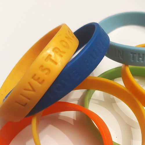 Livestrong bracelets used, pack of 14 pieces