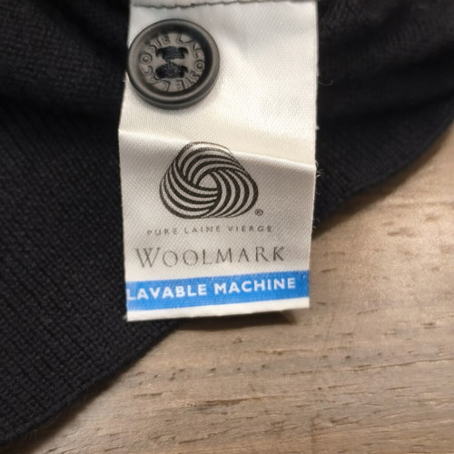 Lacoste men's wool sweater medium black like new