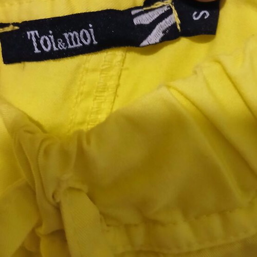 Toi&Moi short yellow dress one shoulder with ruffles size S like new