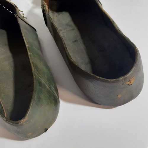 Vintage pasoumaki shoes used with fine wire decoration