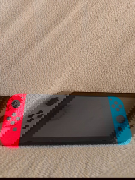 Nintendo switch κονσόλα (με κάρτα μνήμης και θήκη)