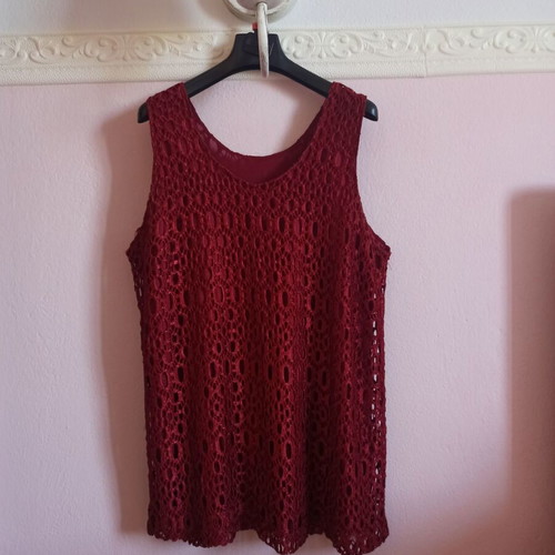 Women's Burgundy Top medium, like new, perforated with inner fabric