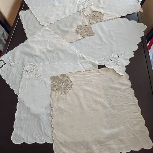 Set of 7 table napkins like new