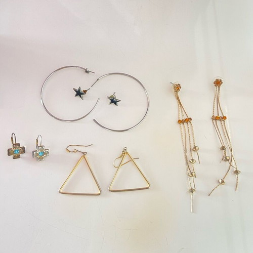 Assorted earrings like new, pack of 10 all together