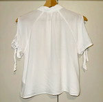 Cropped white sleeveless Guess shirt like new