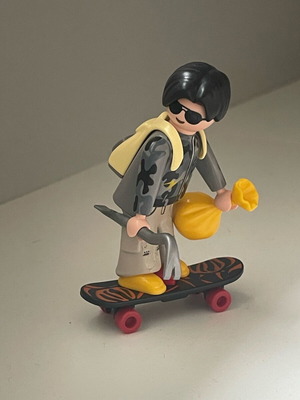 Playmobil robber figure like new with accessories