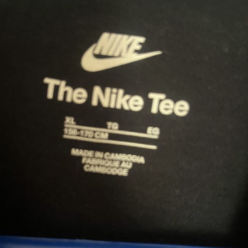 Nike boys' t-shirt XL black like new