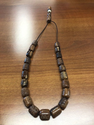 Κομπολόγι καφέ σκαλιστό από κόκαλο καμήλας 21 χάντρες καινούργιο