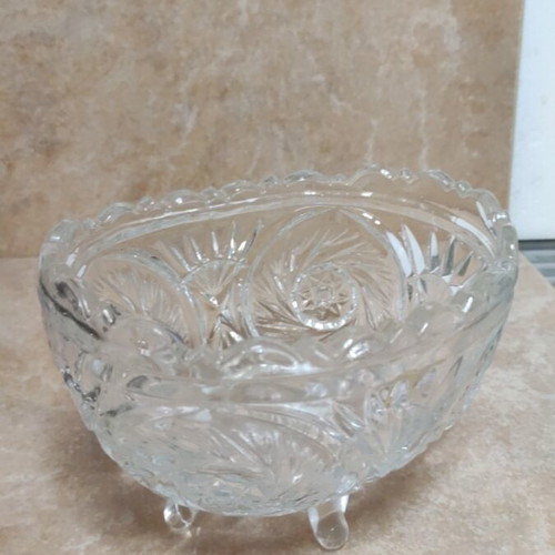 Vintage crystal vase like new