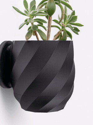 Modern wall planter with detachable system