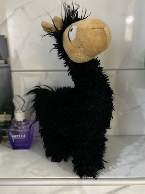 Lorenzo plush llama toy like new