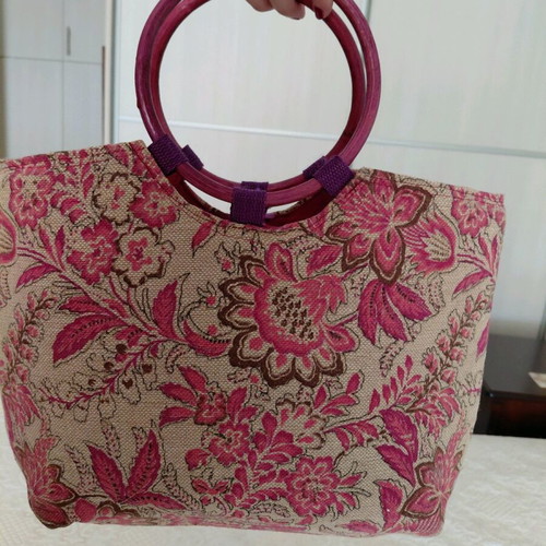 Summer handbag like new with wooden handles and embroidery