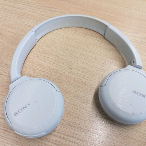 Sony headphones used, wired connection