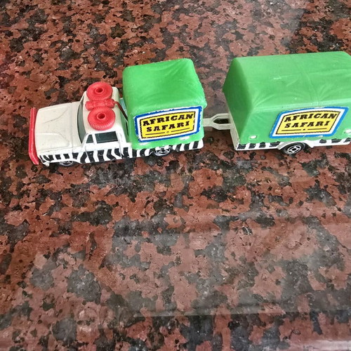 Safari Toy Cars Set 1:80 Majorette like new