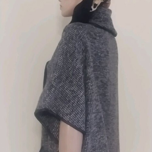 Women's cape coat jacket one size, black and gray