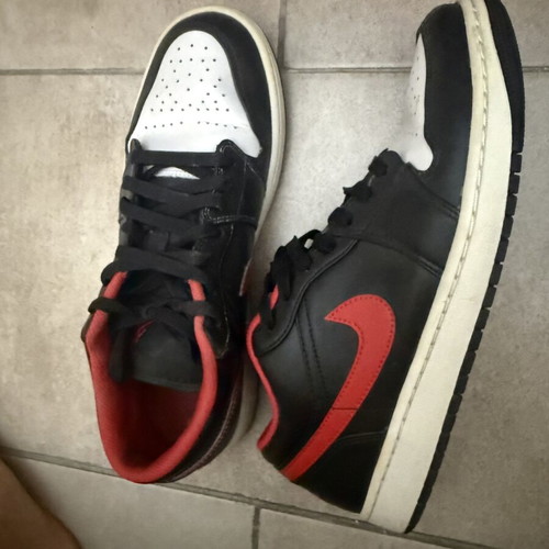 Nike Jordan sneakers, size 44, black and red