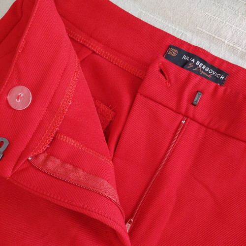Julia Bergovich women's pants like new, red, size S