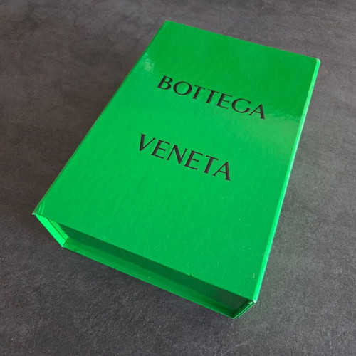 Bottega Veneta packaging box used, magnetic closure, 34x23x10 cm