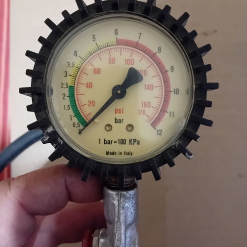 Manometer with air gun used, Italian made