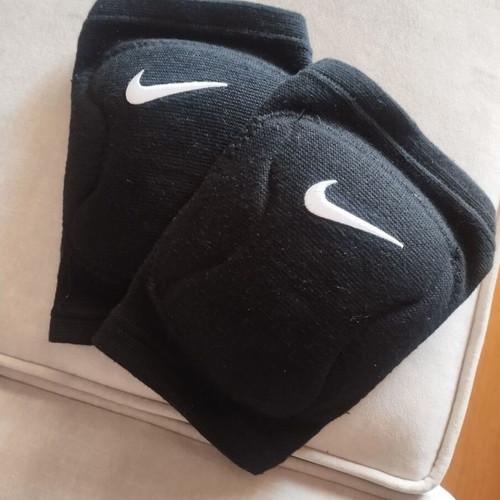 Nike Streak N.VP.07-001 volleyball knee pads new, black