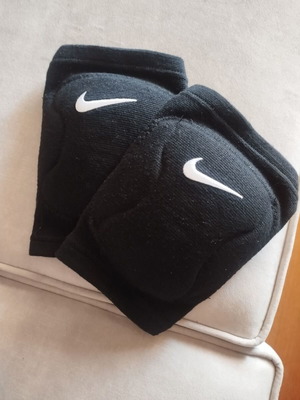 Nike Streak N.VP.07-001 επιγονατίδες βόλεϊ καινούργιες, μαύρες