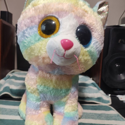 Beanie Boos Large Plush Cat by Ty like new with scratched eyes