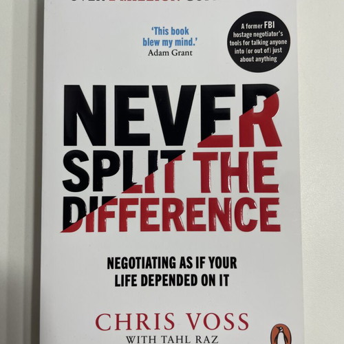Never Split The Difference Book like new, English