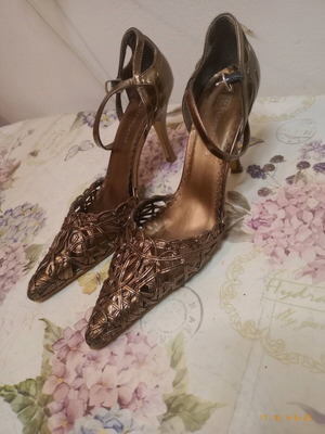 Xtravaganza bronze pointed-toe heels size 39 used with ankle strap