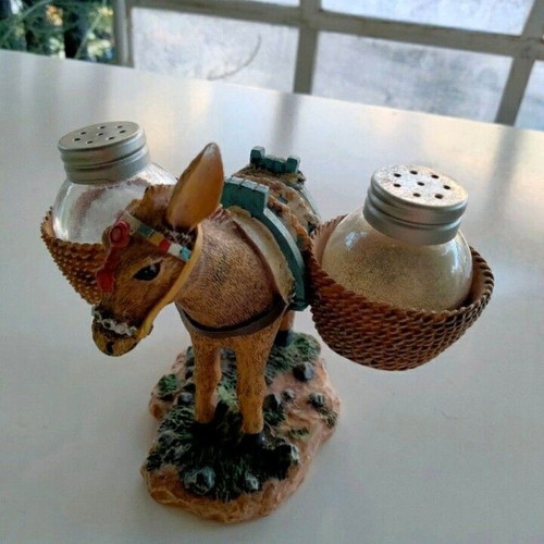 Handmade donkey salt and pepper shaker like new, vintage