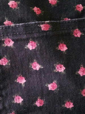 Skinny jeans black with roses Small like new