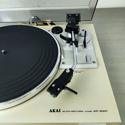 Akai AP-B20 Vintage Turntable used, belt drive auto-return, made in Japan