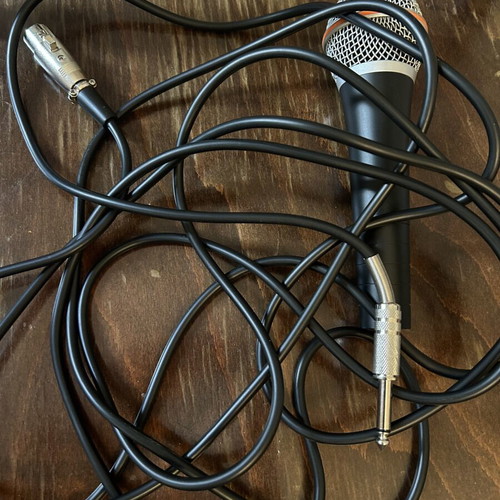 JTS TM-929 Special Dynamic Microphone like new with cable