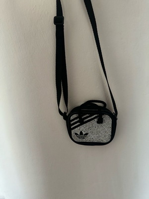 Adidas shoulder bag like new, black
