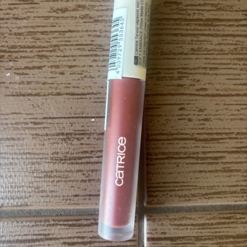 Catrice blurring lipstick like new, soft pink and red shades