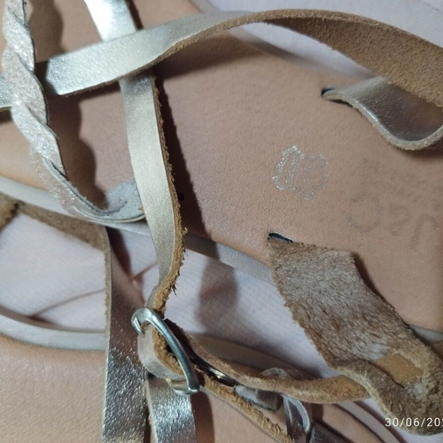 J&C Rose Gold Leather Sandals like new, flat sole