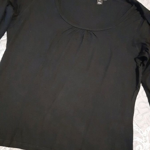 H&M blouse black with 3/4 sleeve like new, size M