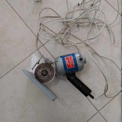 Fabric cutting cutter used, works normally