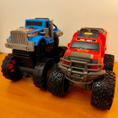Dickie Toys set of 2 children's trucks with large wheels like new