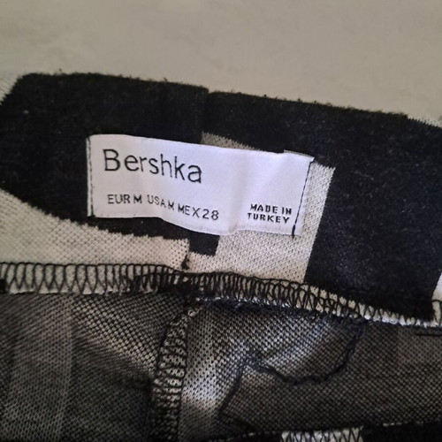 Bershka pants size M