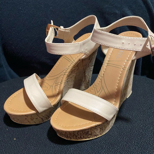 Migato summer platforms like new, size 38, nude color