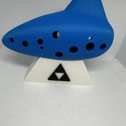 Ocarina Legend of Zelda like new, 15cm with stand