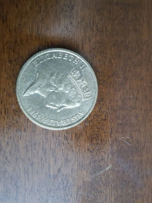 5 Dollars 1988 coin used with Queen Elizabeth II