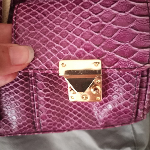 Gillian leather shoulder bag women like new, purple