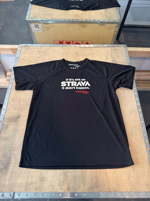 Saucony running tee Strava merch size XL new, black