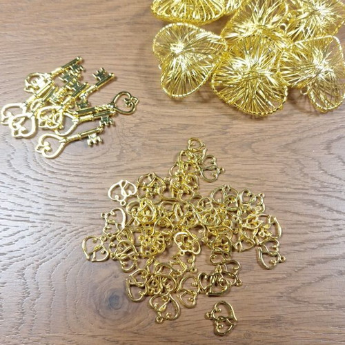 Hanging ornaments for bomboniera new, 9 keys, 7 hearts, 51 double hearts