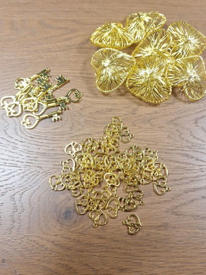 Hanging ornaments for bomboniera new, 9 keys, 7 hearts, 51 double hearts